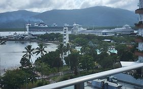 Studio Room In Cairns Esplanade! Ocean View! Heart Of Cairns